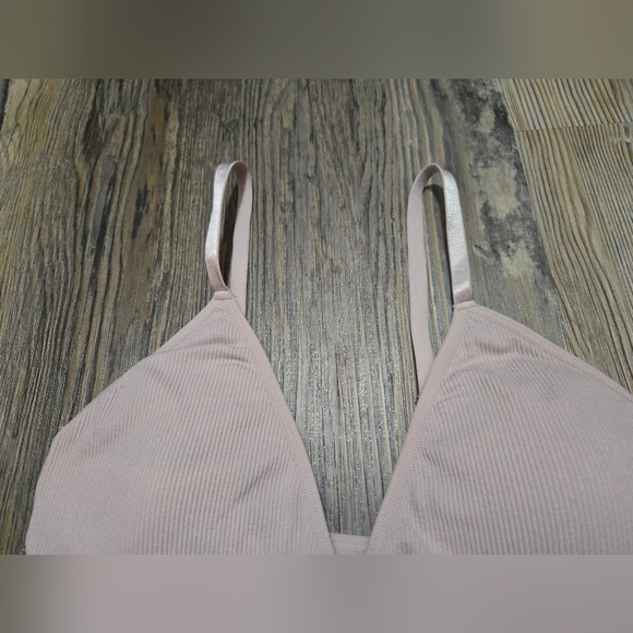 Danskin, Size L, Women's, Seamless Ribbed Bralette in Light Pink, Good Shape. - Picture 3 of 9